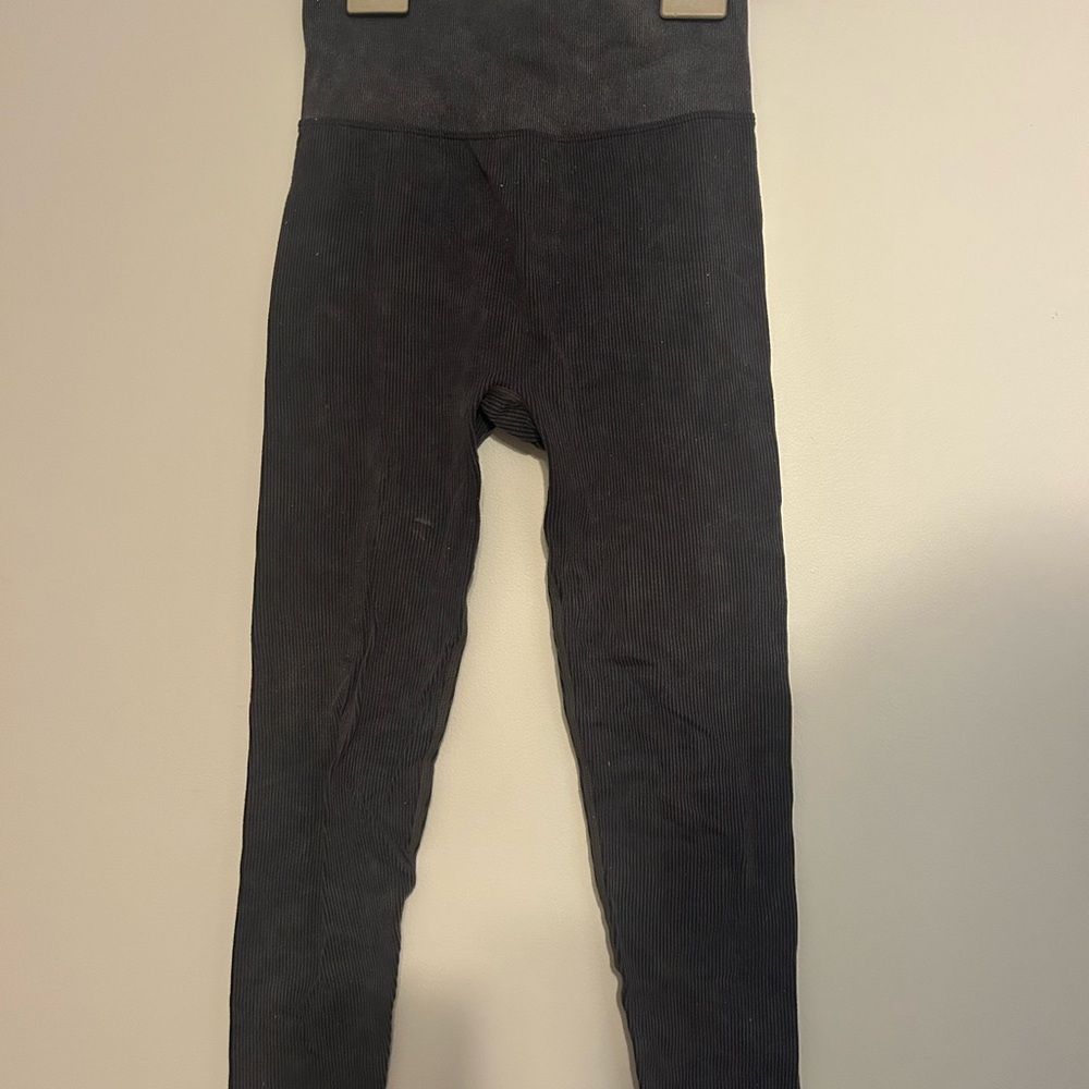 Charcoal Ribbed workout Set - Picture 4 of 4